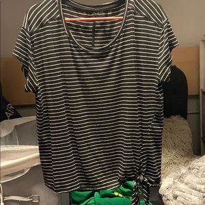 Striped short sleeve shirt with tied knot